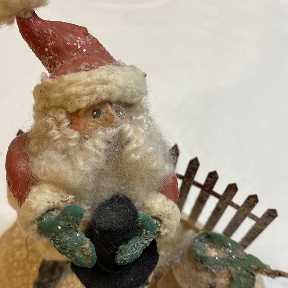 Andy Faye. Santa builds snowman. - Picture 9 of 10